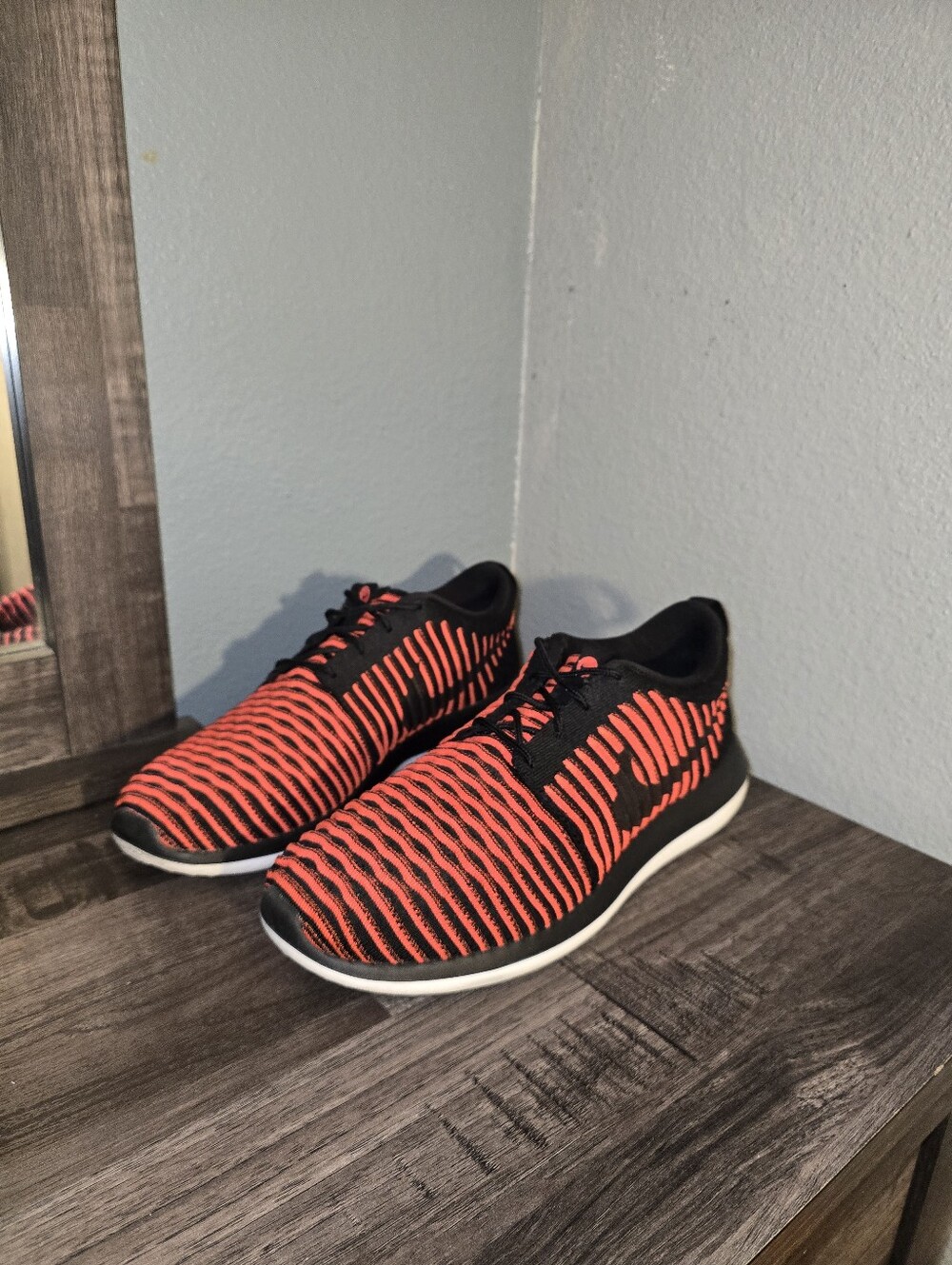 Nike Men's Black & Orange Knit Running Sneakers